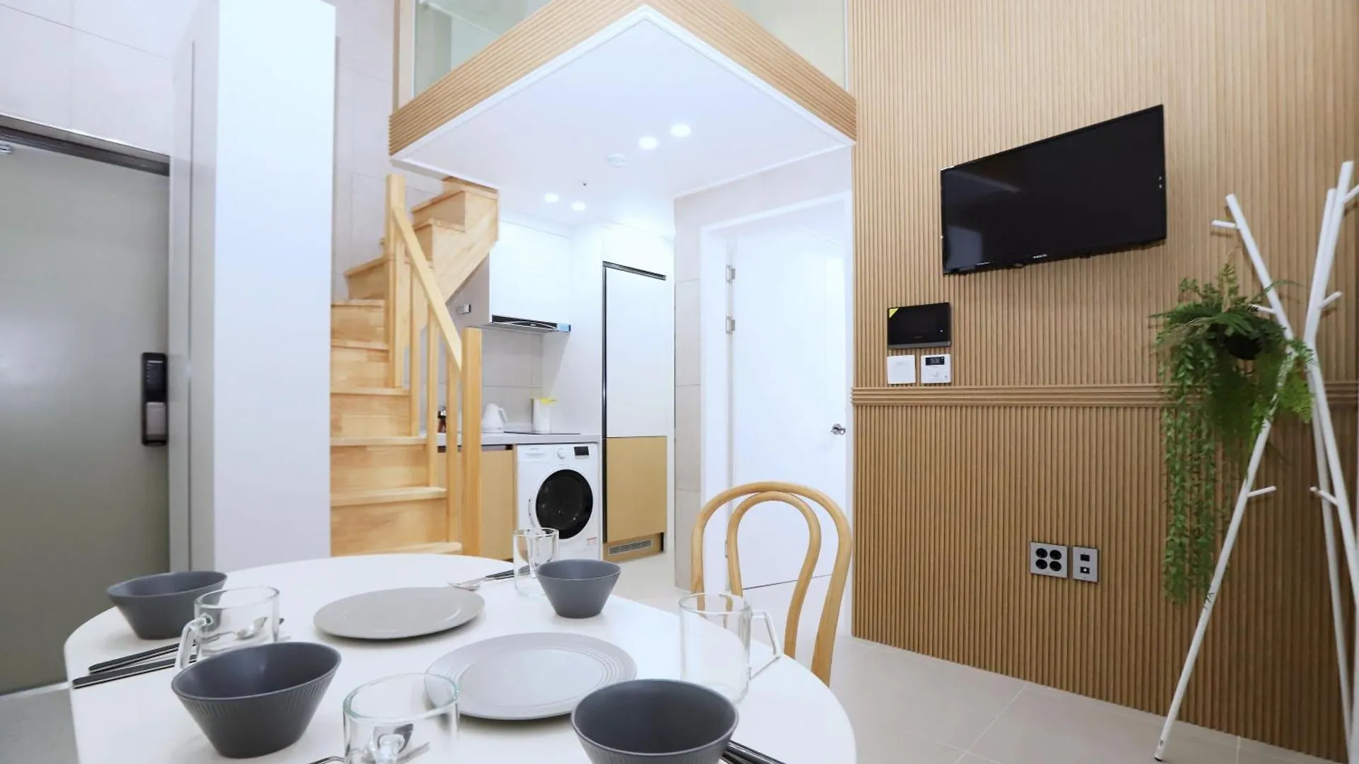 The Loft Homely Seoul Apartment